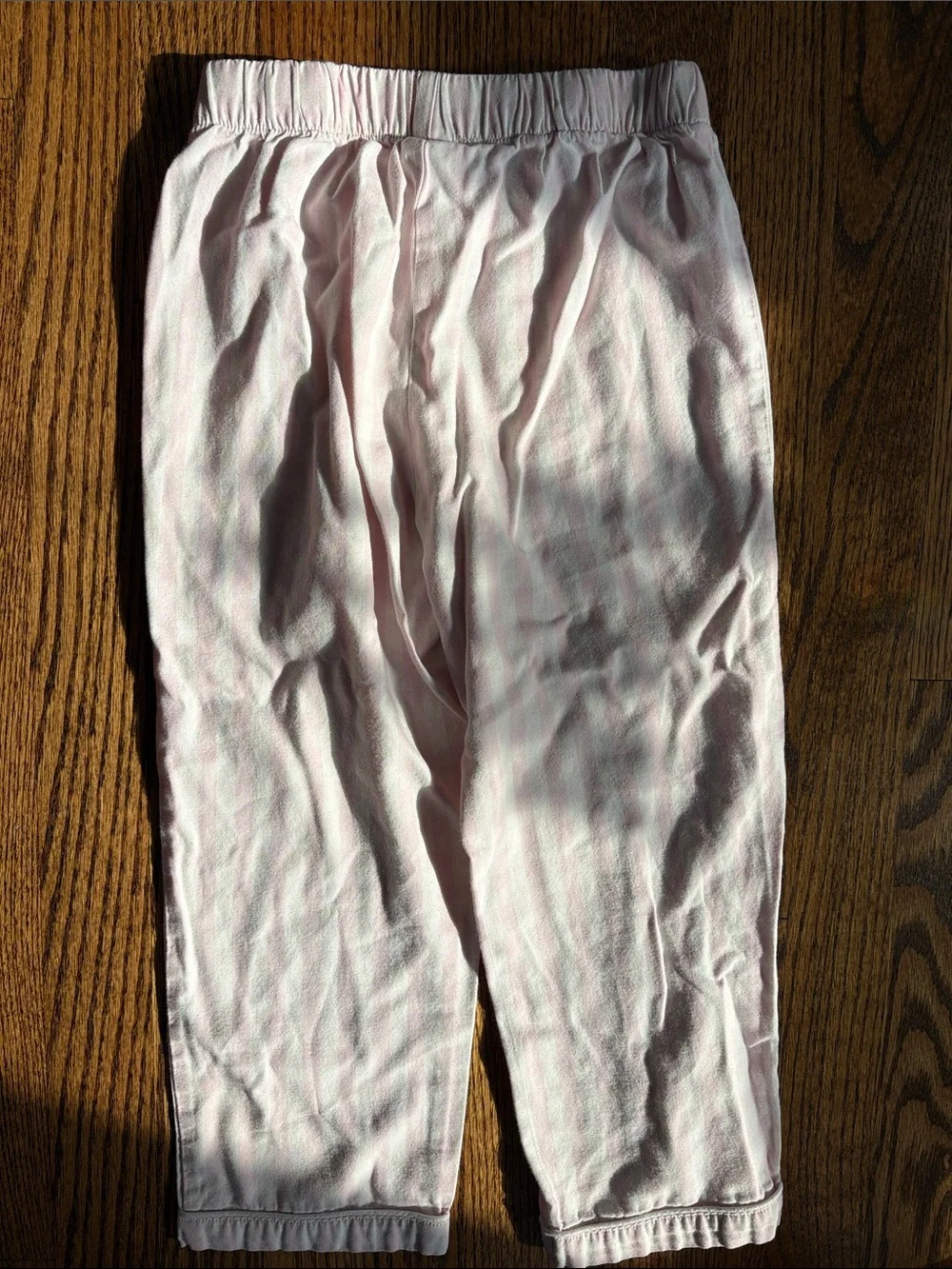 Petite Plume Twill Pajama Set in Pink Gingham, size 6. Excellent condition